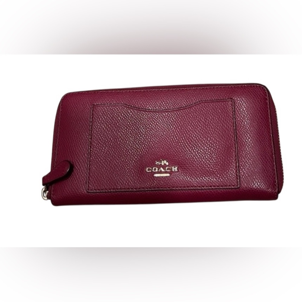 GUC COACH LARGE FUCHSIA ZIP AROUND WALLET